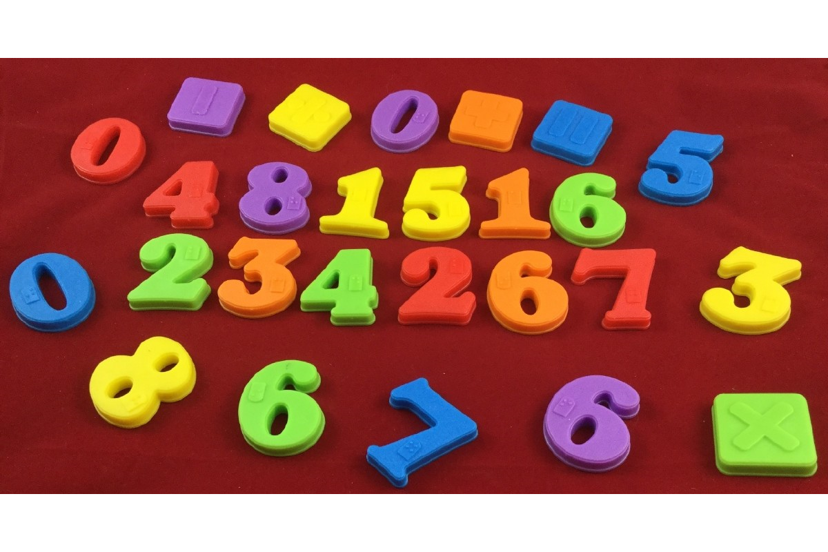 Магнитный набор цифр с брайлевскими обозначениями